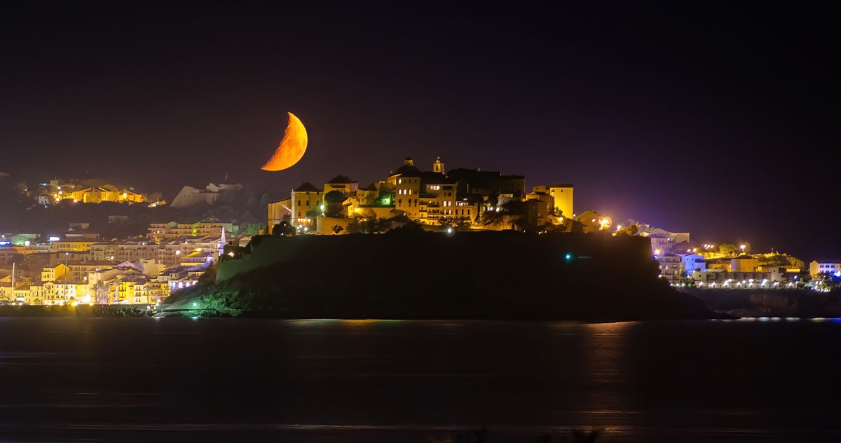 Coucher de Lune sur Calvi